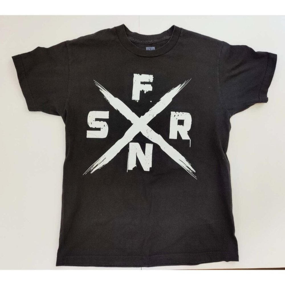 Seth Rollins SFNR Black WWE Authentic 2 sided T-Shirt OFFICIAL wwf size medium
